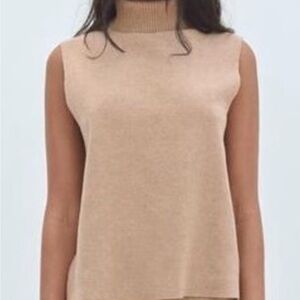 💚NWT Zara Ribbed Beige Turtleneck Top